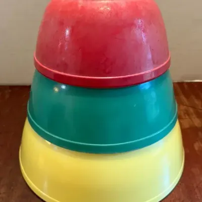 Pyrex Primary Colors Nesting Bowls - Set of 3