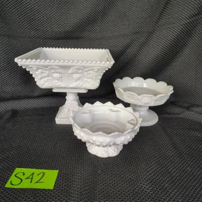 Four Vintage Milk Glass Pieces