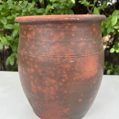 ANTIQUE REDWARE CROCK W/ROLLED RIM
