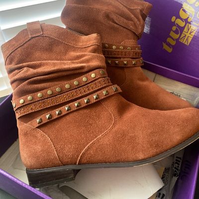 Sale Photo Thumbnail #7: Preworn but good condition