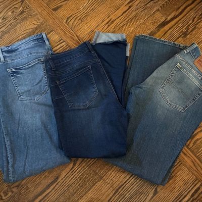 Sale Photo Thumbnail #543: Lot of 3 jeans and crop jeans