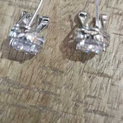 Sale Photo Thumbnail #141: One pair of earrings