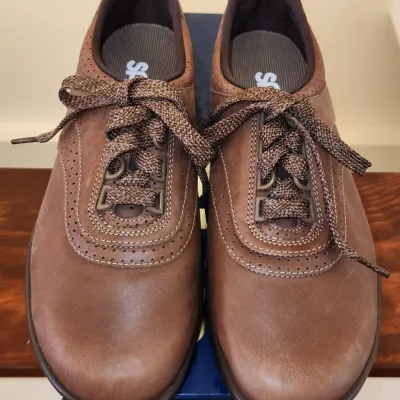 Sale Photo Thumbnail #310: Size:  8 1/2
Suede Leather
New, Includes Box.