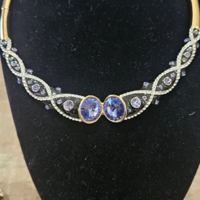 Real Collectibles by Adrienne collar necklace. Never been worn.
