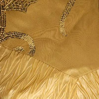 Sale Photo Thumbnail #218: Tree Skirt