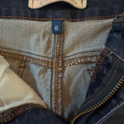 Sale Photo Thumbnail #545: Lot of 3 jeans and crop jeans