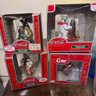 Sale Photo Thumbnail #463: Cups, glasses and ornaments