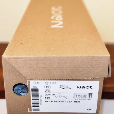 Sale Photo Thumbnail #319: Size: 39 
Color: Radiant Gold Leather
Like New, Includes Box.