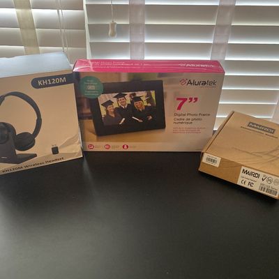 Sale Photo Thumbnail #19: Digital photo frame 
Wireless headset 
Call center headset