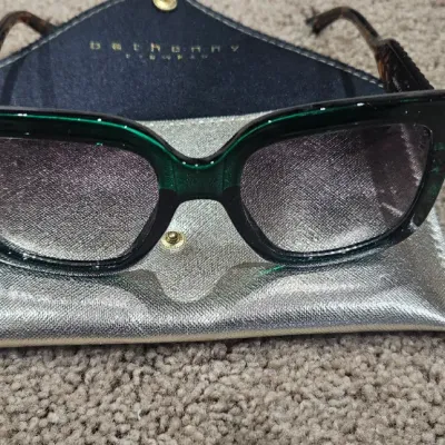 Sale Photo Thumbnail #453: Never been worn. Comes with Gold Case.