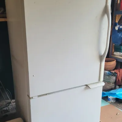 Sale Photo Thumbnail #43: Kenmore bottom freezer/refrigerator