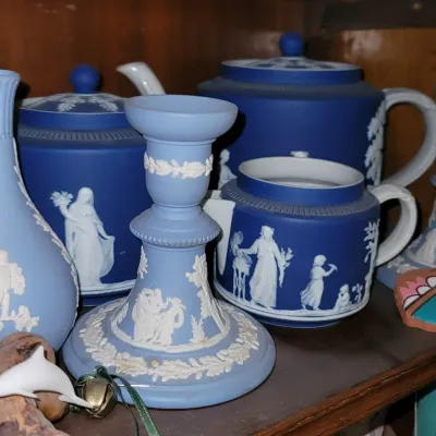 Sale Photo Thumbnail #8: More Wedgewood Jasperware
