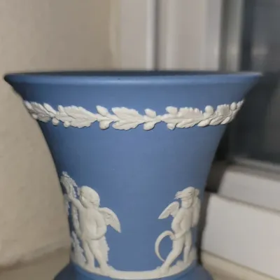 Sale Photo Thumbnail #7: Wedgewood Jasperware trumpet vase