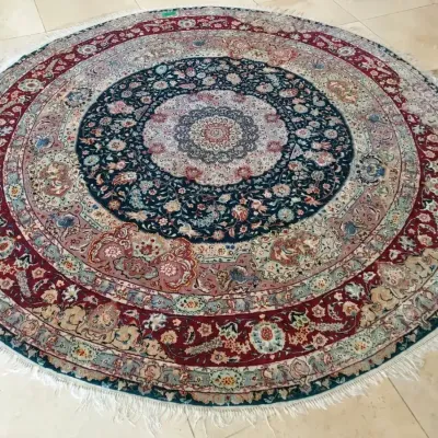 PERSIAN-STYLE WOOL RUG (3)