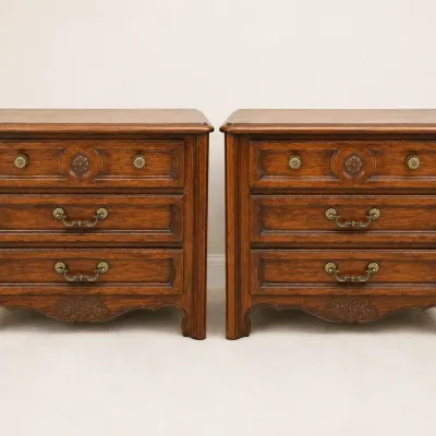 PAIR OF CLASSICAL WOOD SIDE TABLE