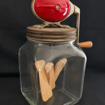 DAZEY NO. 40 GLASS HAND-CRANK BUTTER CHURN