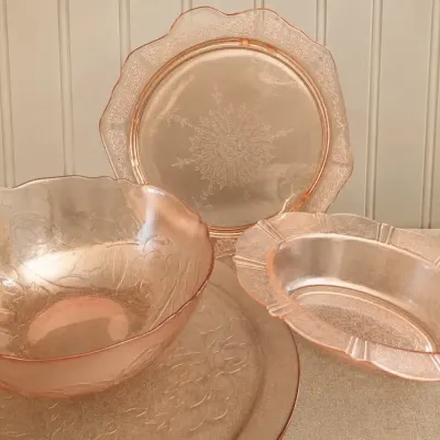 ARCOROC ROASALINE AND ANCHOR HOCKING PINK GLASS