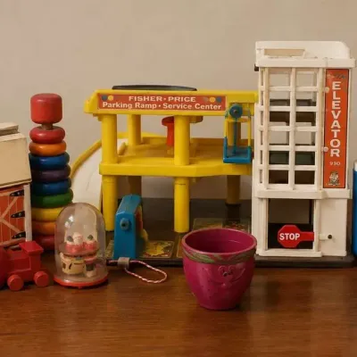 VINTAGE FISHER PRICE TOYS & BOOKS