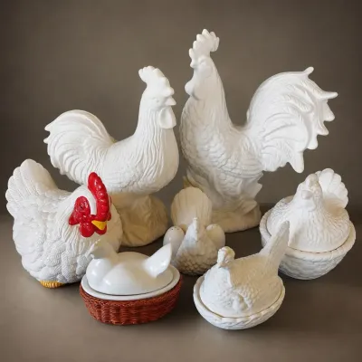 WHITE DECORATIVE CHICKENS