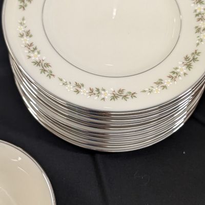 Sale Photo Thumbnail #90: 62 pc Lenox china service for 10. Perfect condition. No chips or scratches. Appears unused.