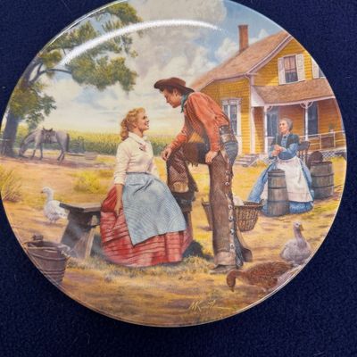 Sale Photo Thumbnail #129: 4 pc Cinematic Classics plates