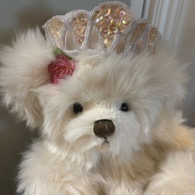 Sale Photo Thumbnail #201: Annette Funicello bears, set of 4 "" Shining Star"" and ""Perri"" ""Rose Princess"" Name unknown".