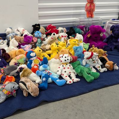 Sale Photo Thumbnail #95: TY Beanie Babies 59 small 2 large 3 boxed