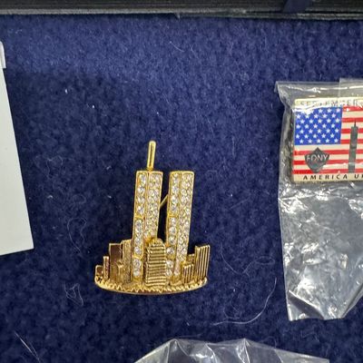 Sale Photo Thumbnail #151: 12 pc 911/America Pins