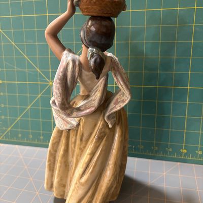 Sale Photo Thumbnail #213: 1970 Lladro "Florista camminante y pajarito" boxed". Like new no chips or flaws