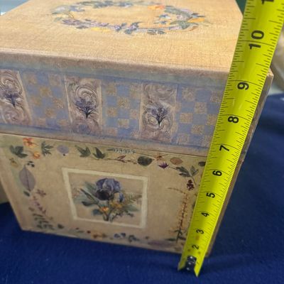 Sale Photo Thumbnail #158: 2 pc Storage Box no flaws