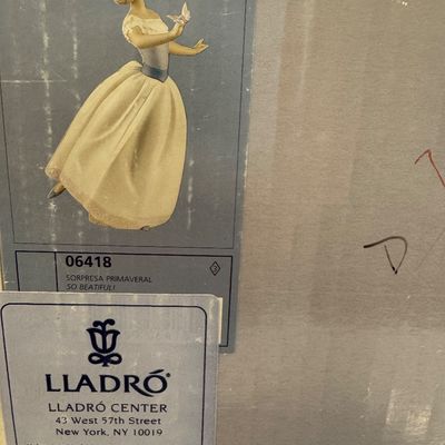 Sale Photo Thumbnail #232: Lladro "So Beautiful" #06418 boxed 12" high/7"wide". Like new, no chips no flaws