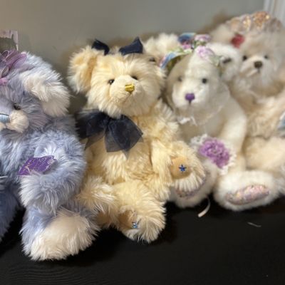 Sale Photo Thumbnail #197: Annette Funicello bears, set of 4 "" Shining Star"" and ""Perri"" ""Rose Princess"" Name unknown".