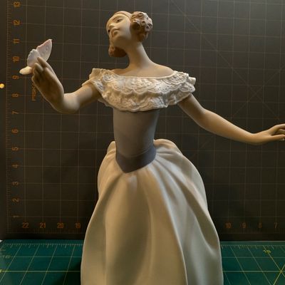 Sale Photo Thumbnail #226: Lladro "So Beautiful" #06418 boxed 12" high/7"wide". Like new, no chips no flaws