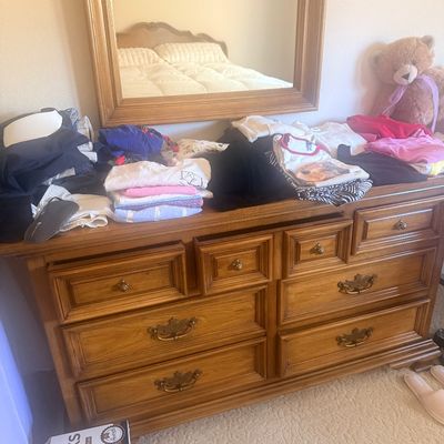 Thomasville dresser and highboy chest of draws mint 