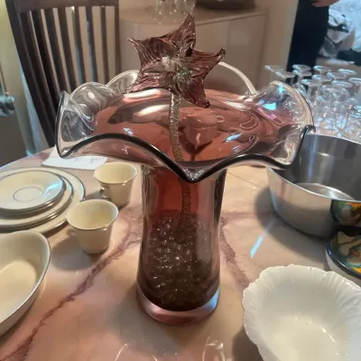 Artistic Centerpiece And Bowls