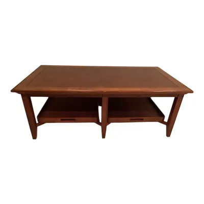American View Traditional-style Rectangle Wooden Cocktail Table (Upstairs)