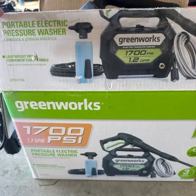 Greenworks 1800-PSI 1.1-GPM Cold Water Electric Pressure washer 