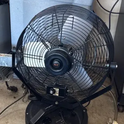 Cool Draft portable misting fan and water tank system - Lot 1 