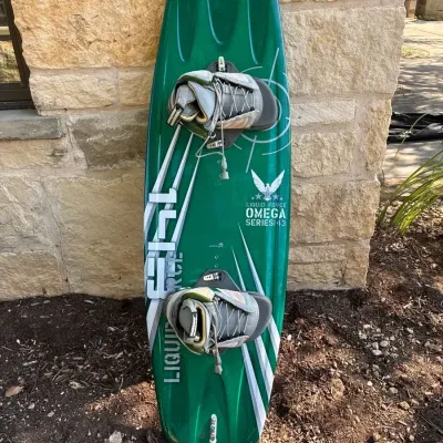 Liquid Force Omega Series 143 wakeboard With Carry Bag To