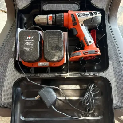 Black & Decker FireStorm 14.4-Volt Cordless Drill/Driver & 2 batteries w/charger 