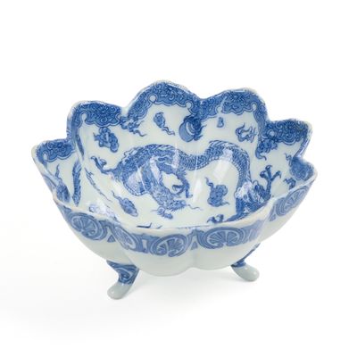 Sale Photo Thumbnail #178: Chinese Blue and White Footed Bowl With Dragons.