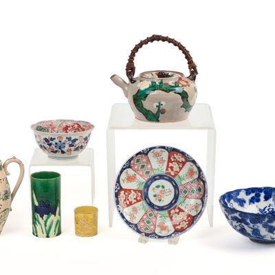 Sale Photo Thumbnail #105: Lot of Japanese Ceramics