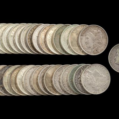 Sale Photo Thumbnail #157: Thirty One Silver Peace And Morgan Dollars