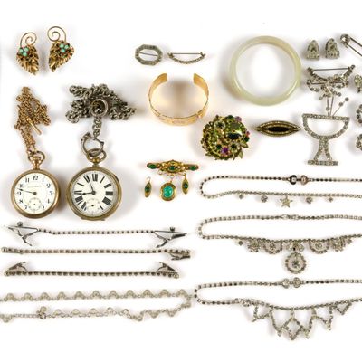 Sale Photo Thumbnail #42: Costume Jewelry incl. Rhinestones