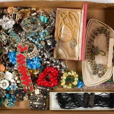 Sale Photo Thumbnail #79: Costume Jewelry incl. Laguna