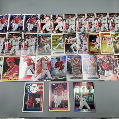 (32) Mike Trout Baseball Cards