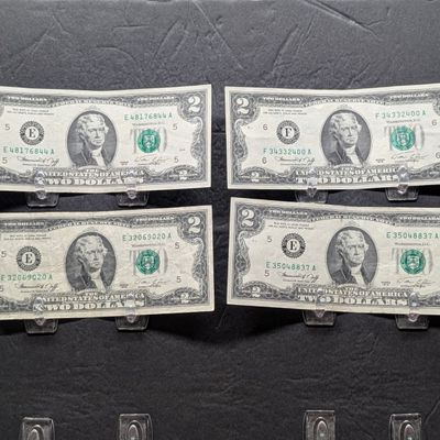 Sale Photo Thumbnail #181: (4) CU 1976 $2 Federal Reserve Notes