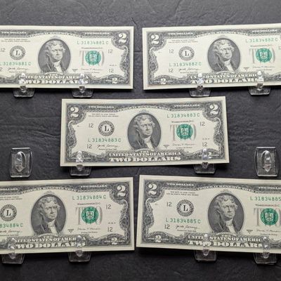 Sale Photo Thumbnail #324: (5) 2017-A Series $2 Bills W/ Consecutive Serial Numbers