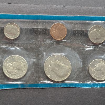 Sale Photo Thumbnail #46: 1979-P Only U.S. Uncirculated Mint Set, No Envelope
