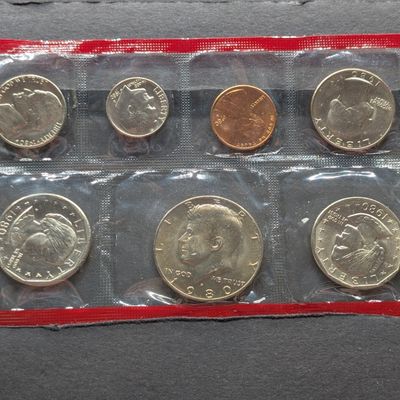 Sale Photo Thumbnail #34: 1980-D Only U.S. Uncirculated Mint Set including (2) Susan B. Anthony Dollars, No Envelope